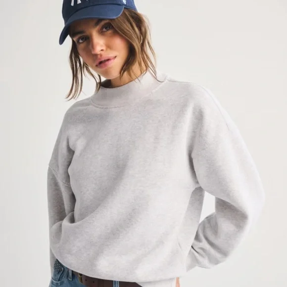 A&F Sunday mockneck crew, medium - Picture 1 of 4